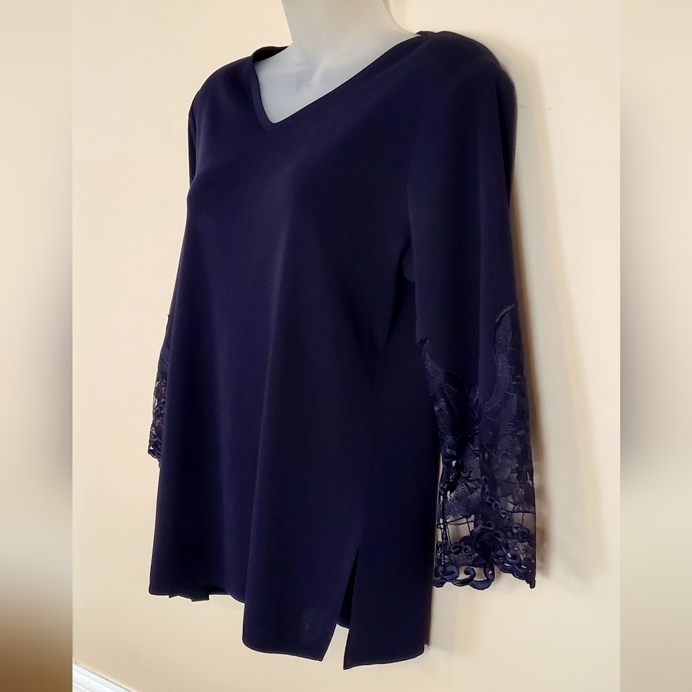Elegant Misook Lace Sleeve Top S - Picture 2 of 7